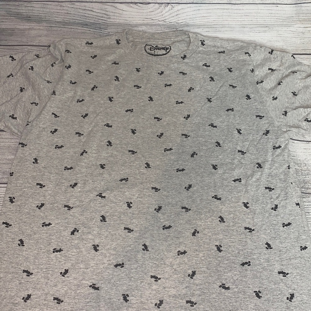 Disney Mickey Mouse short sleeve tee size large